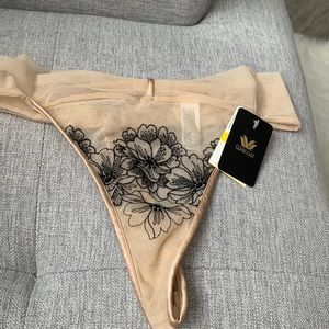 NWT Wacoal Nude Panties sz 6-M